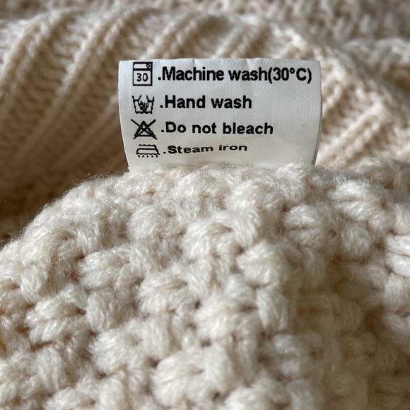 NWOT Zesica Mock Turtleneck Cream Sweater size S - Picture 5 of 5